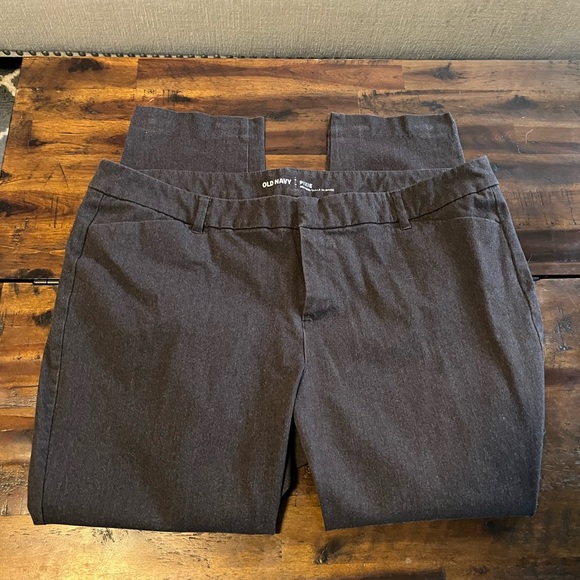 🧡Old Navy Pixie Pants🧡 - Picture 3 of 5